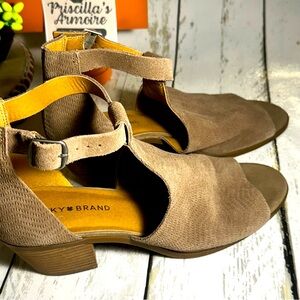 LUCKY BRAND Size 11 Baxley Tan Suede Cut Out Open Toe Block Heel Sandal Bootie